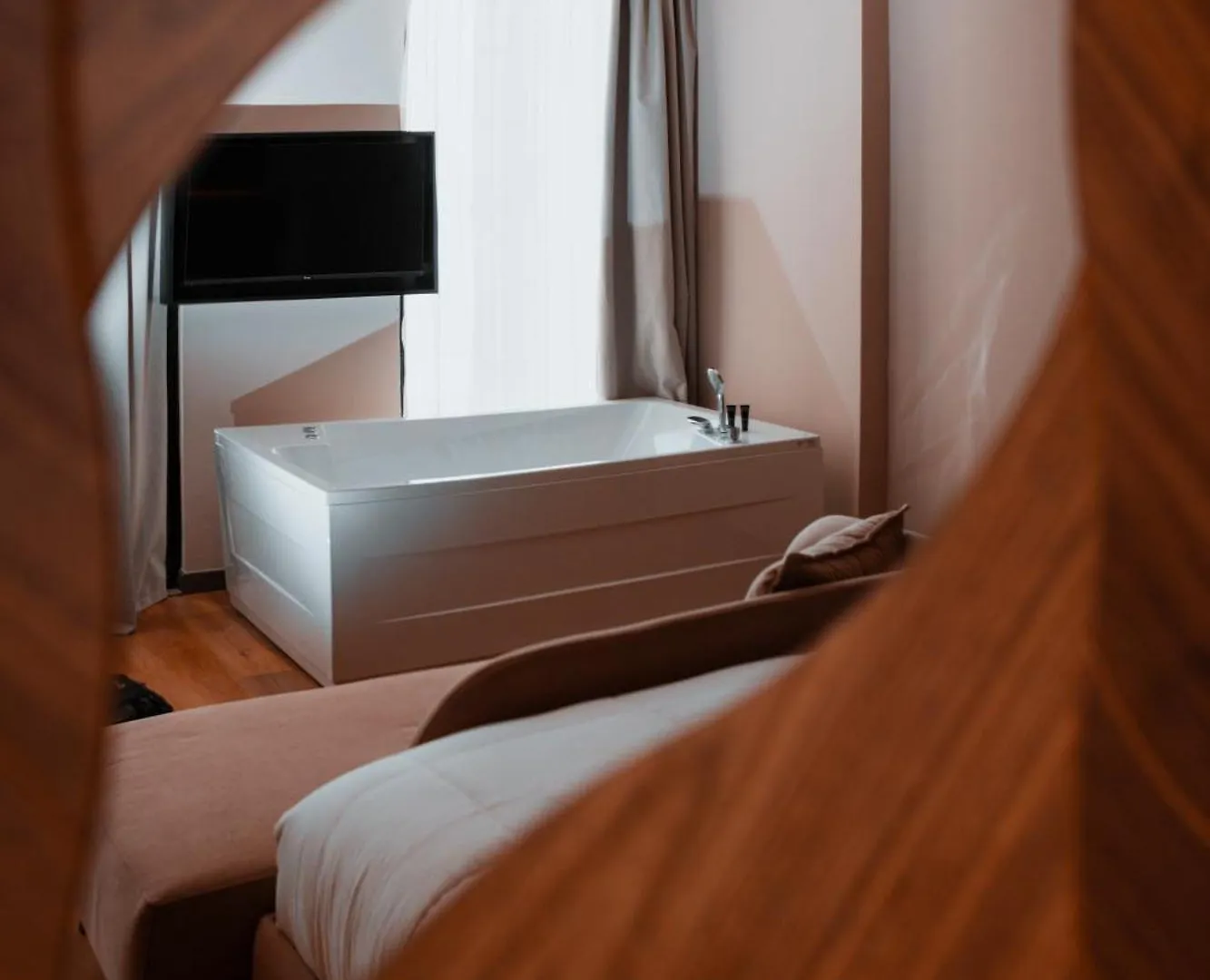 Royal G Deluxe Hotel Shkallnur
