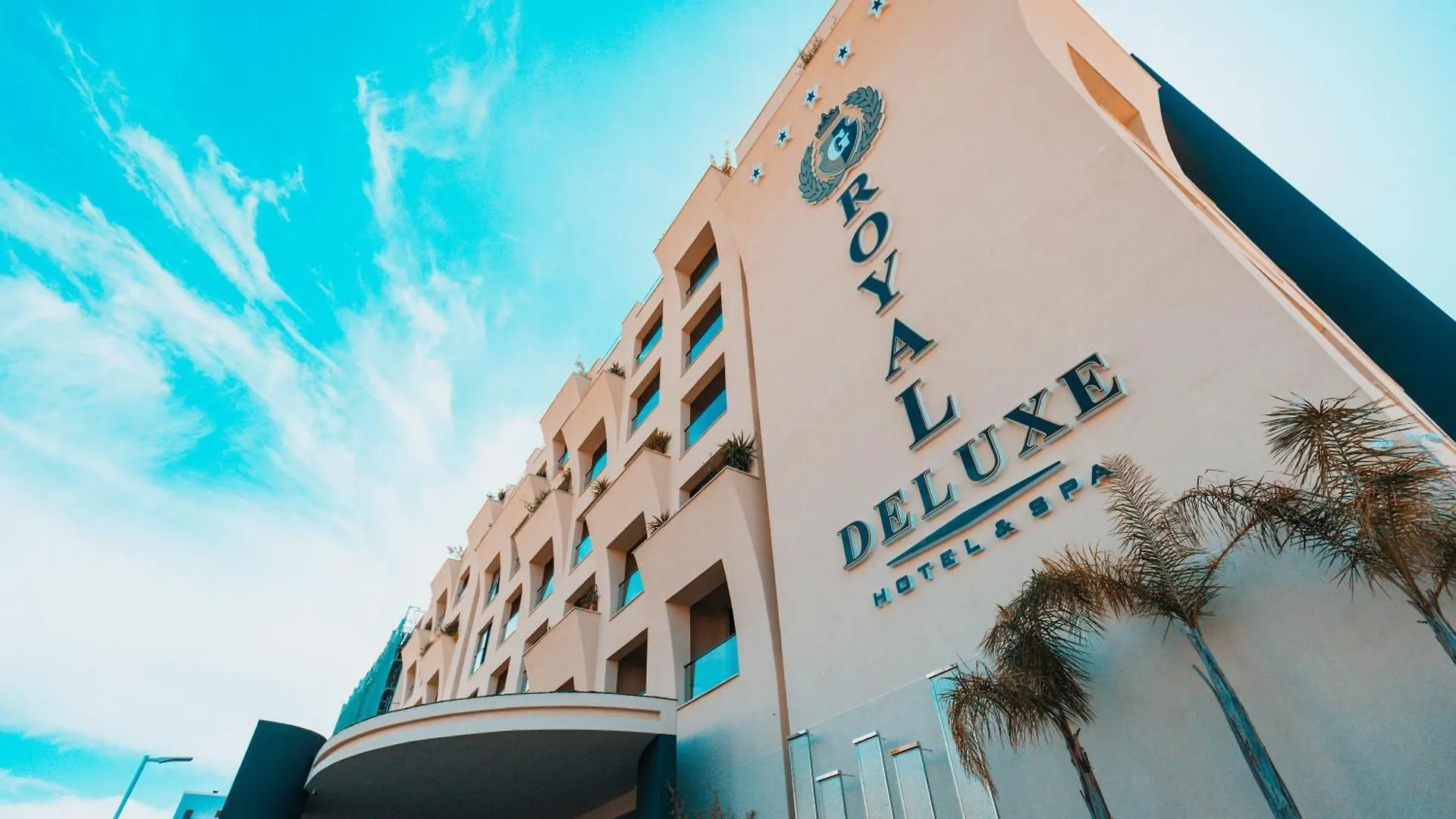 Royal G Deluxe Hotel Shkallnur