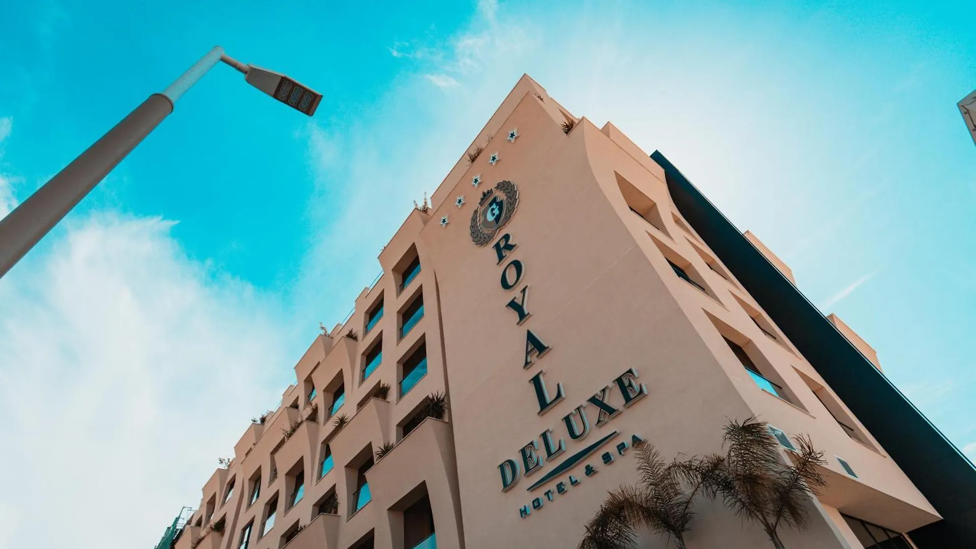 Royal G Deluxe Hotel Shkallnur