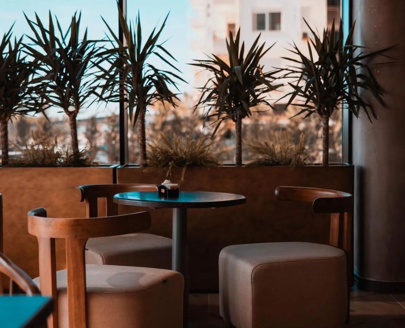 Royal G Deluxe Hotel Shkallnur