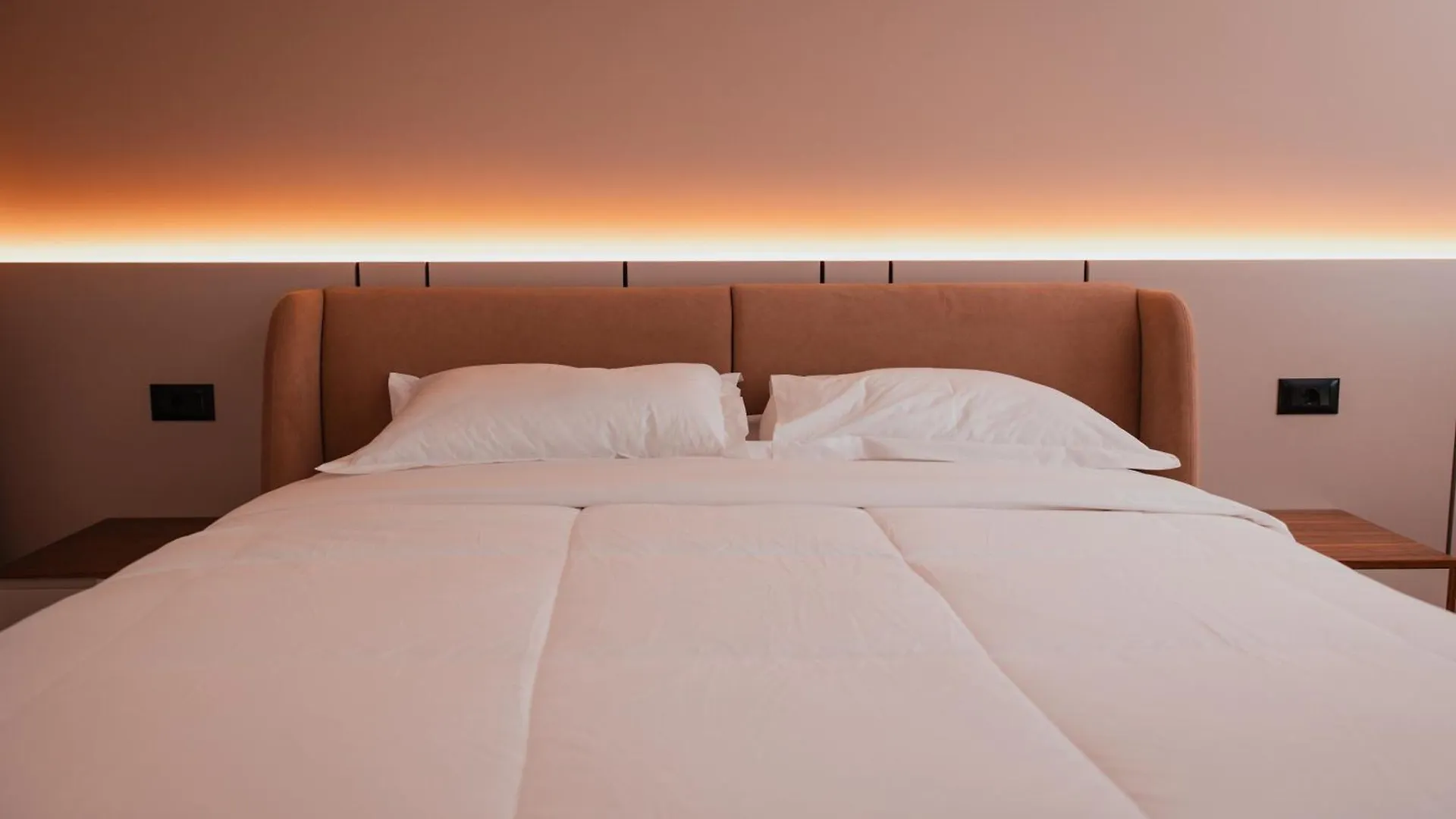 Royal G Deluxe Hotel Shkallnur 5*,