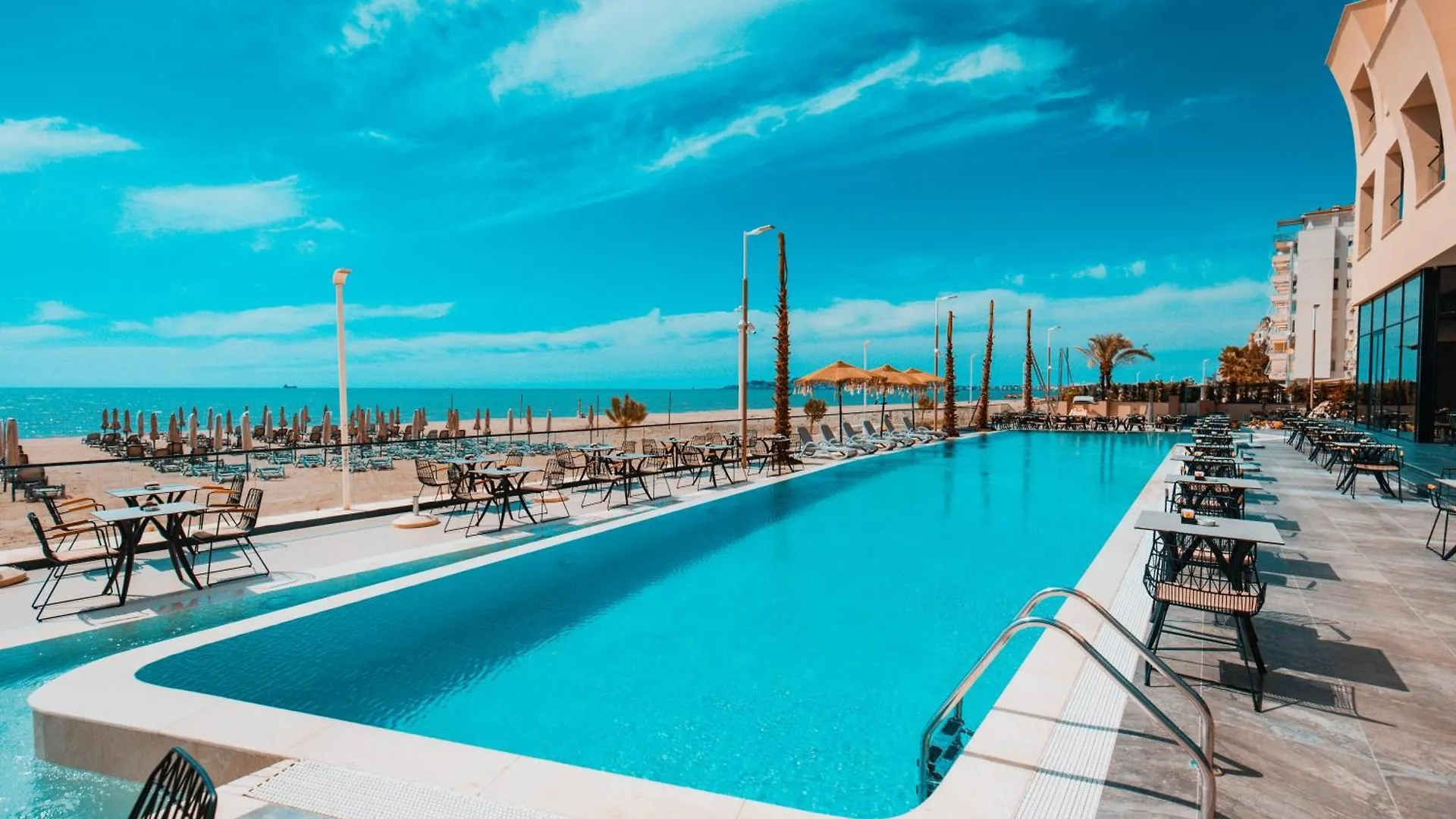 Royal G Deluxe Hotel Shkallnur Albania