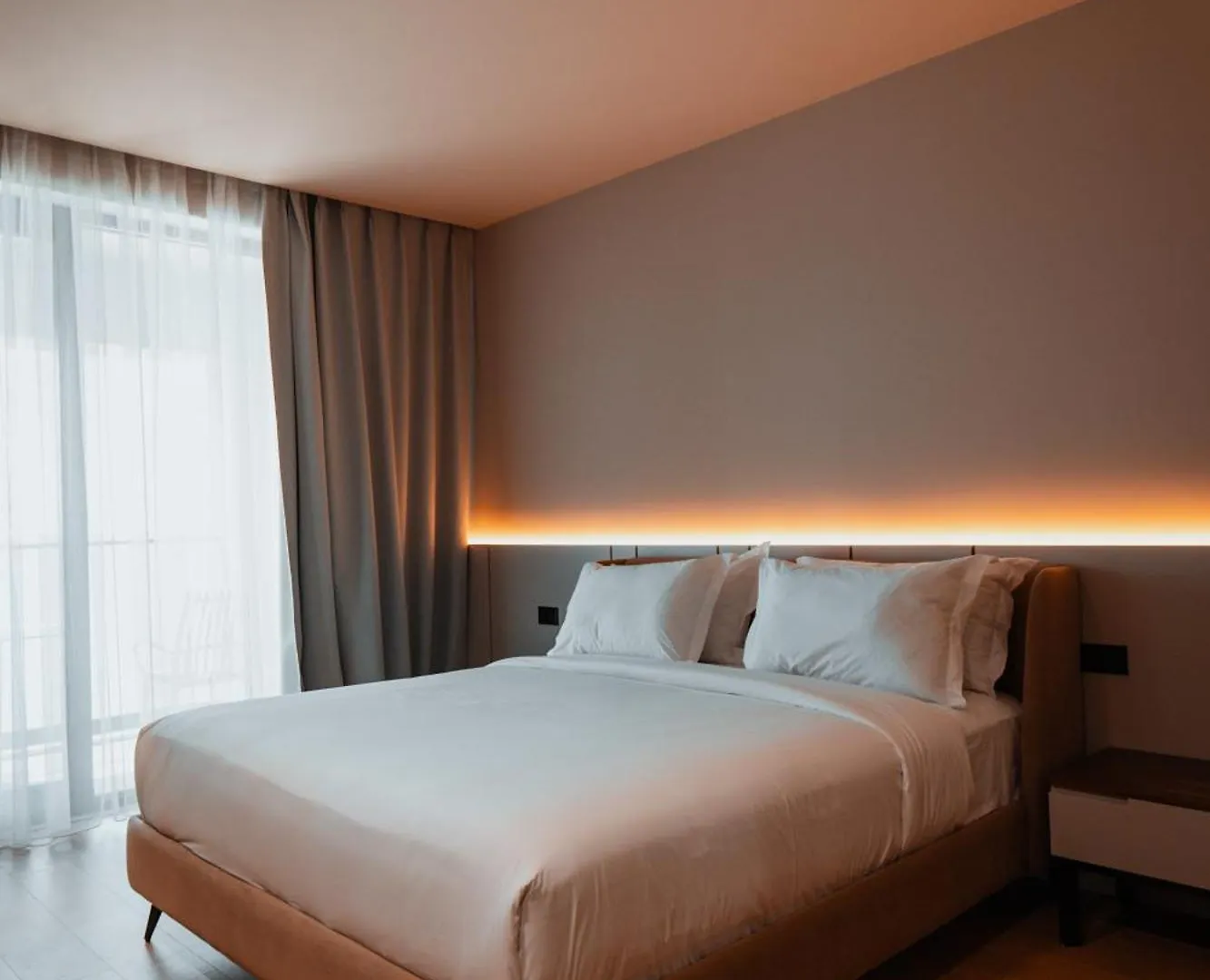 Royal G Deluxe Hotel Shkallnur