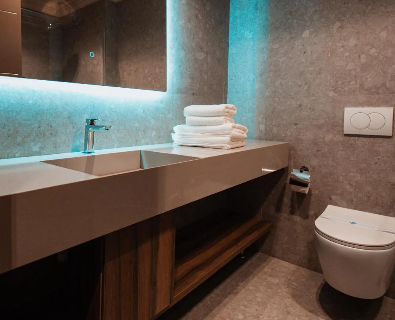 *****  Royal G Deluxe Hotel Shkallnur Albania